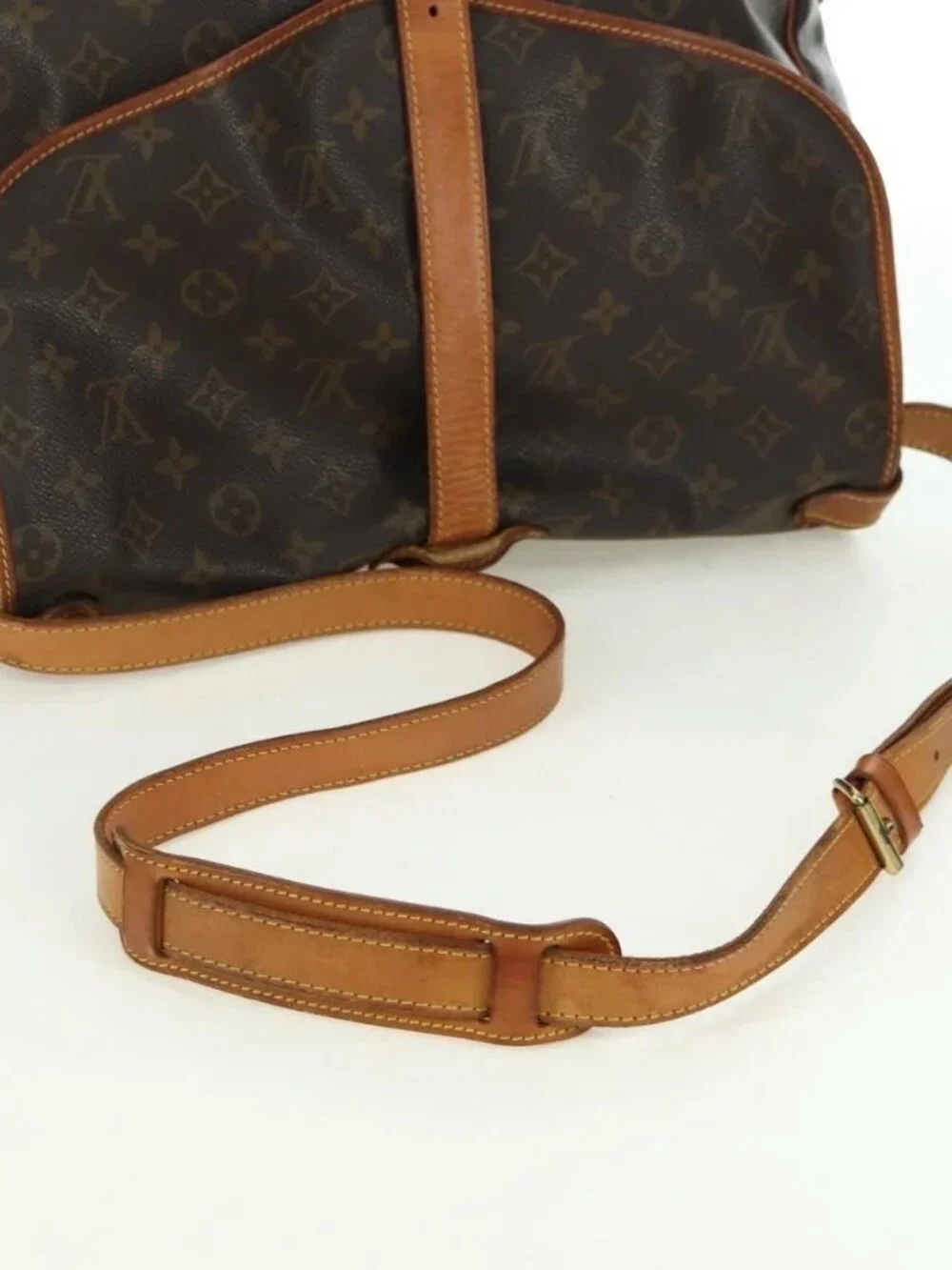 LOUIS VUITTON Monogram Saumur 35 Shoulder Bag M42254 LV Auth am11646A
